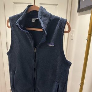 Medium Navy Patagonia Vest. Smoke free home.